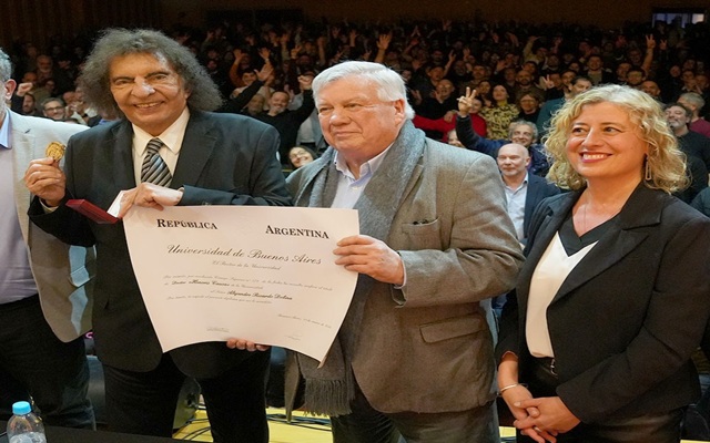ALEJANDRO DOLINA RECIBIÓ EL DOCTORADO HONORIS CAUSA DE LA UBA